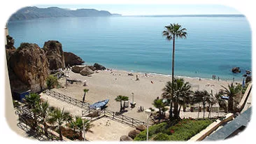 De badplaats Nerja in Andaluc&iacute;a (Andalusi&euml;) Spanje